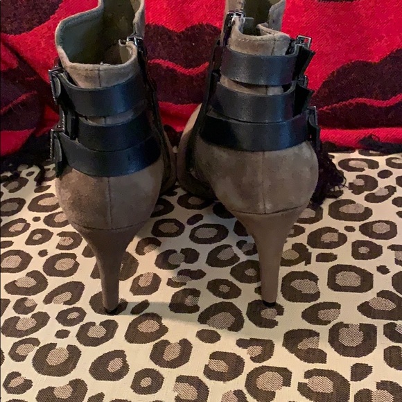 BCBG 3 inch heel olive green suede boots sz6 - Picture 3 of 6
